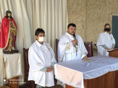 Devotos participaram da 1ª Celebração da Santa Missa da Festa em Louvor ao Bom Jesus em Linha Nova 